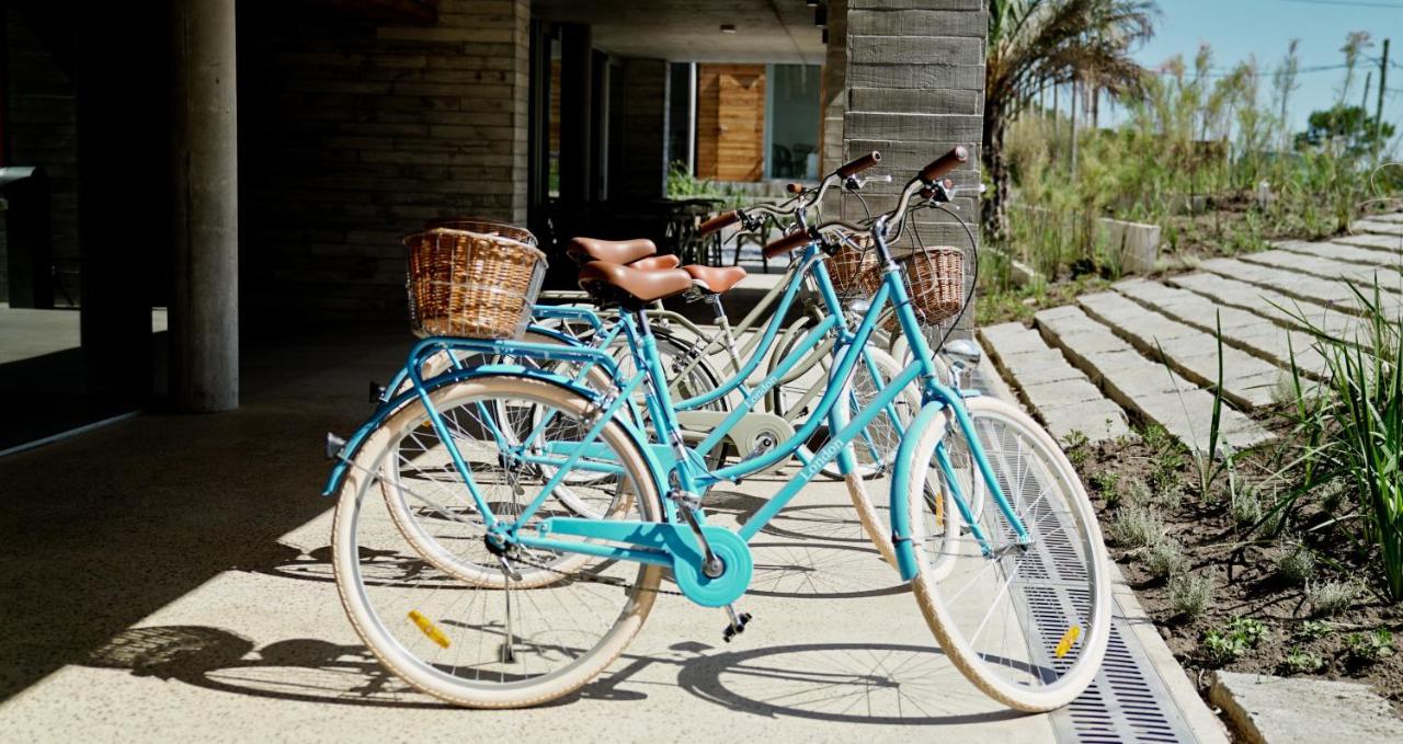 חוסה איגנסיו Casagrande Hotel & Beach Club מראה חיצוני תמונה A beach cruiser bicycle